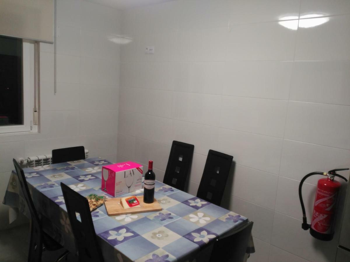 Apartamento Turistico Marcelo Celayeta At Cerca Del Centro Pamplona Exterior foto